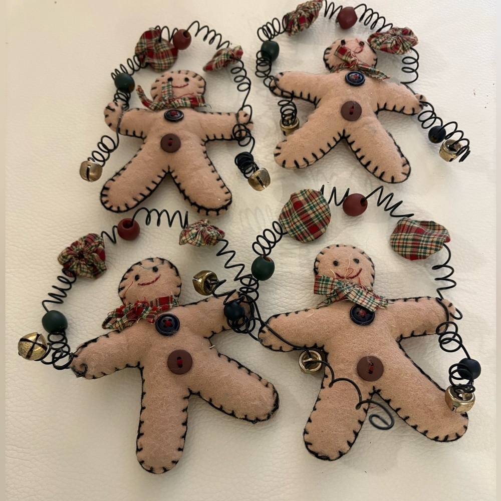 Gingerbread Man Garland with Bells